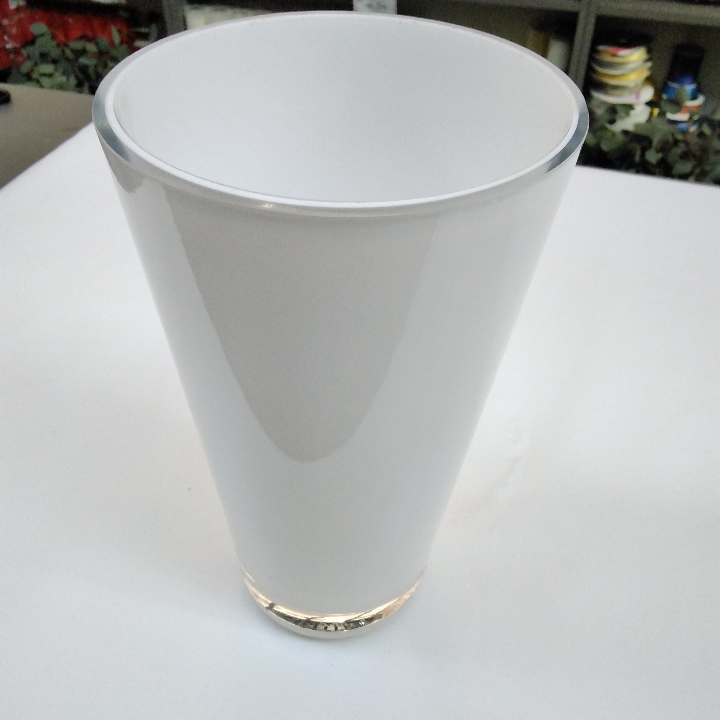 Glasvase weiß 25x13cm