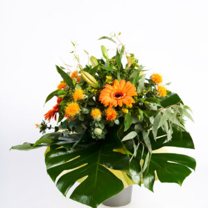 Blumenstrauß in Orange ( je nach Lagerung können Blumen und Farben variieren)