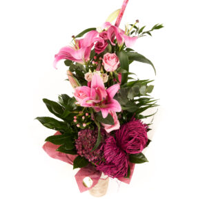 Exquisiter Hochstrauß ( je nach Lagerung können Blumen und Farben variieren)